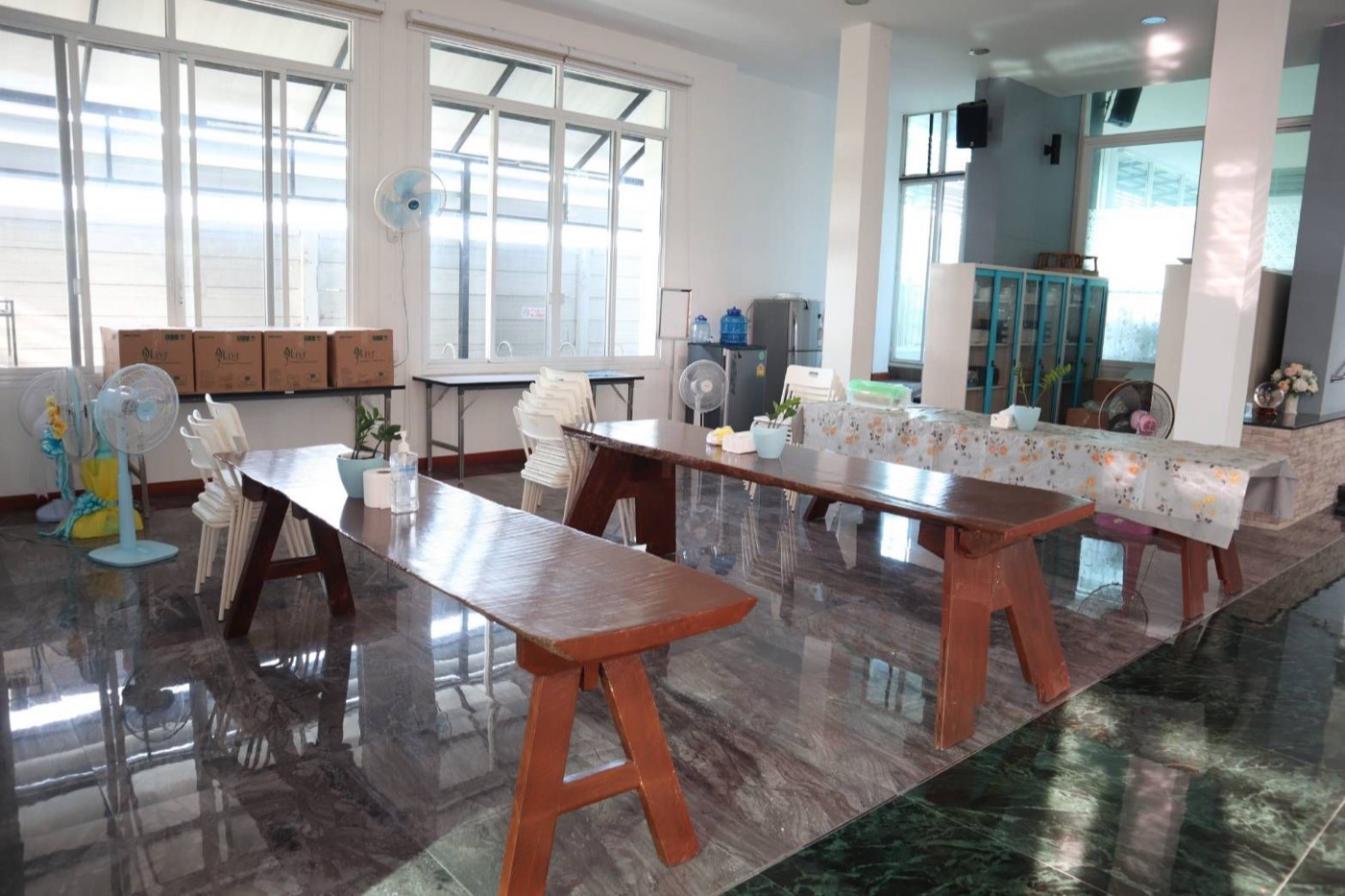 Long tables in the dining hall