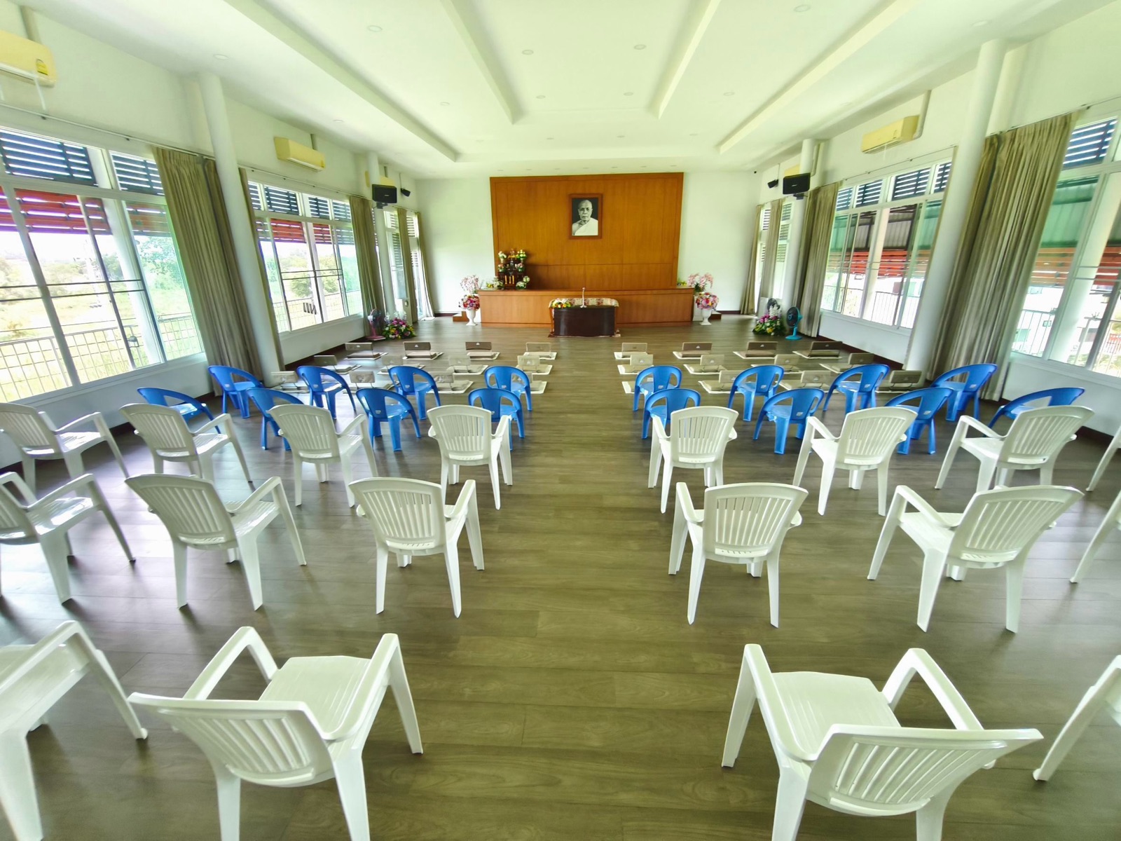The hall seen from the back